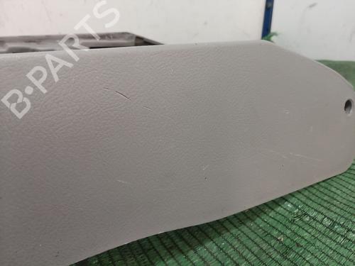 Middle console KIA SORENTO I (JC) 2.5 CRDi 4WD | BP21725144I22 