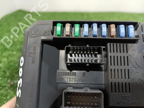 Fuse box PEUGEOT 208 I (CA_, CC_)  | BP15823352E1