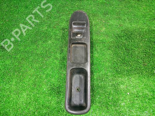 Used Right front window switch PEUGEOT 307 Break (3E) 2.0 HDI 90 (90 hp) 12990687