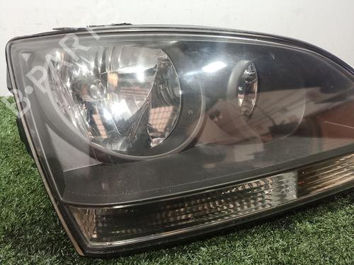 Right headlight KIA SORENTO I (JC) 2.5 CRDi 4WD | BP21725139C29 