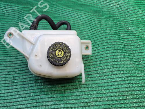 Used Power steering reservoir TOYOTA YARIS (_P13_) 1.5 Hybrid (NHP130_, NHP130) (101 hp) 29566799