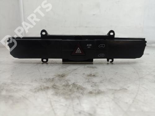 switch-vw-crafter-30-50-van-2e_-2006-2007-2008-2009-2010-2011-2012-2013-2014-2015-2016-10935673 main image