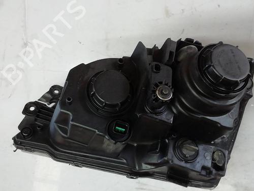 Right headlight KIA SORENTO I (JC) 2.5 CRDi | BP8208412C29 