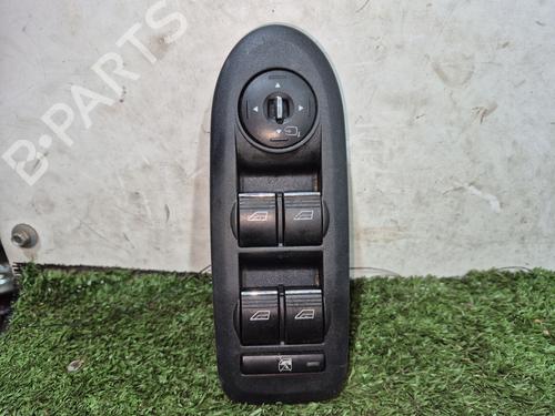 Used Left front window switch FORD KUGA I 2.0 TDCi (140 hp) 26570025