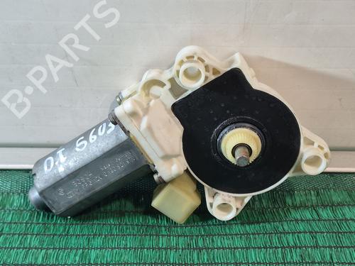 Rudehejsemotor forskærm venstre MERCEDES-BENZ E-CLASS (W211) E 320 CDI (211.026) (204 hp) 30695606