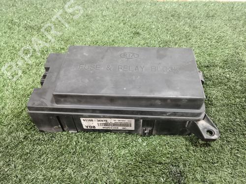 Used Fuse box KIA SORENTO I (JC) 2.5 CRDi 4WD (140 hp) 21725142
