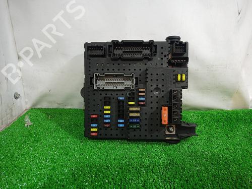 Used Fuse box VOLVO XC90 I (275) V8 AWD (316 hp) 12529656