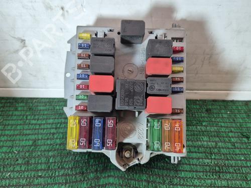 Used Fuse box Fuse box FIAT PUNTO (188_) 1.2 16V 80 (188.233, .235, .253, .255, .333, .353, .639,... (80 hp) 35898671 35898671