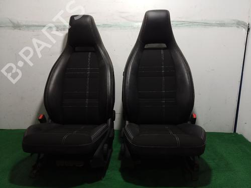 Set di sedili MERCEDES-BENZ CLA Coupe (C117) CLA 180 (117.342) (122 hp) 23073698