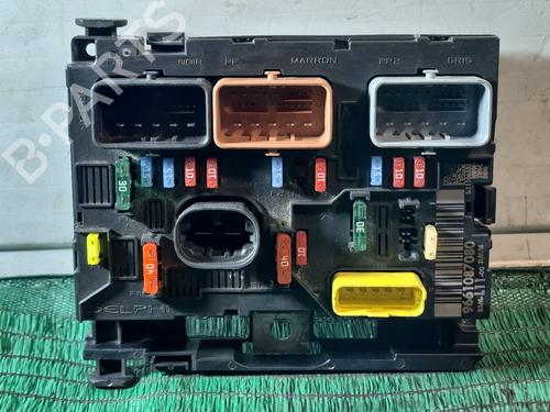 Used Fuse box Fuse box PEUGEOT 307 CC (3B) 2.0 16V (140 hp) 33293023 33293023