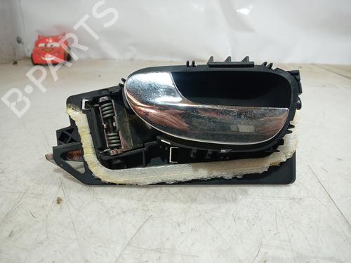 Used Front left interior door handle PEUGEOT 307 Break (3E) 2.0 HDI 90 (90 hp) 11810102