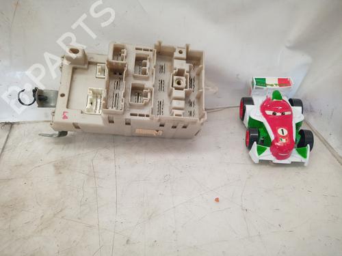 Used Fuse box TOYOTA RAV 4 II (_A2_) 2.0 4WD (ACA21, ACA20) (150 hp) 11294578