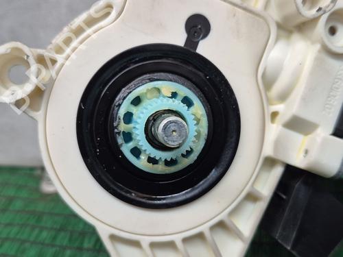 Left front window motor MERCEDES-BENZ A-CLASS (W169) A 180 CDI (169.007, 169.307) | BP29360914E21 