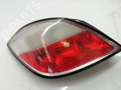 Venstre baglygte OPEL ASTRA H (A04) 1.4 LPG (L48) (90 hp) 8247157