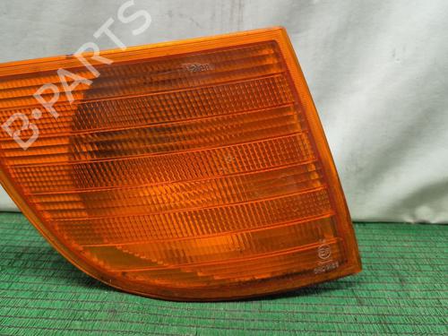 Used Right front indicator MERCEDES-BENZ VITO Bus (W638) [1996-2003]  27322013
