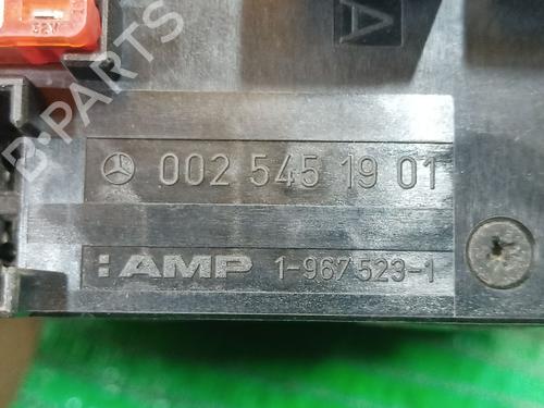 Fuse box MERCEDES-BENZ E-CLASS (W210) E 320 CDI (210.026) | BP31359490E1