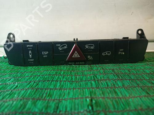 Comutador / Botão 4 piscas MERCEDES-BENZ M-CLASS (W164) ML 280 CDI 4-matic (164.120) (190 hp) 31709952