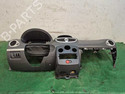 Used Dashboard RENAULT CLIO III (BR0/1, CR0/1) 1.2 16V (BR02, BR0J, BR11, CR02, CR0J, CR11) (75 hp) 28816288