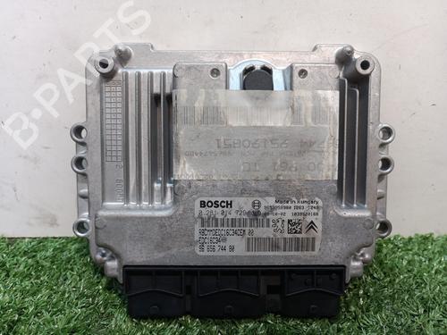 Used Engine control unit (ECU) PEUGEOT 5008 (0U_, 0E_) 1.6 HDi (110 hp) 15983291