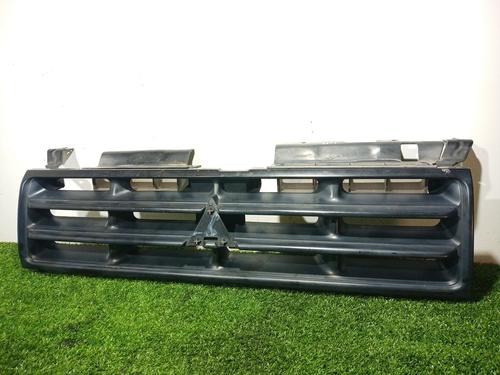 Used Grille Grille MITSUBISHI GALLOPER (JK-01) 2.5 TD intercooler (99 hp) 40102587 40102587