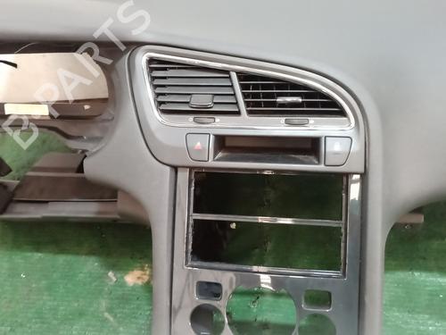 Dashboard PEUGEOT 5008 (0U_, 0E_) 1.6 HDi | BP28168111C46 