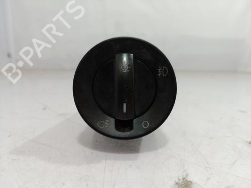 Used Headlight switch VW POLO (9N_, 9A_) 1.4 16V (80 hp) 9501026