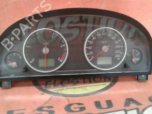 Used Instrument cluster FORD MONDEO III (B5Y) [2000-2007]  7926260