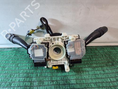 Switch HYUNDAI SANTA FÉ I (SM) 2.0 CRDi 4x4 | BP31328480I30