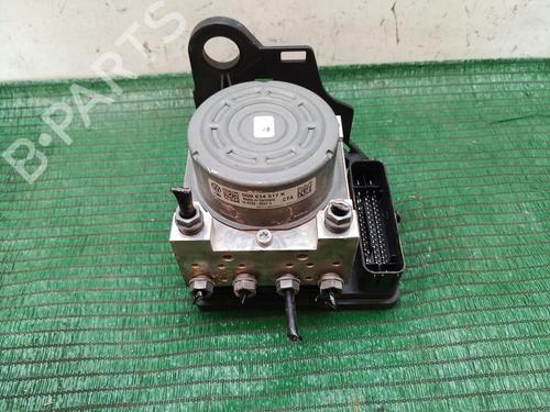 Used ABS pump VW GOLF VII (5G1, BQ1, BE1, BE2) 1.6 TDI (110 hp) 27598055