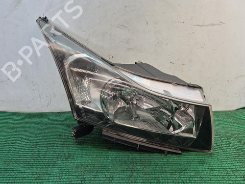Used Right headlight CHEVROLET CRUZE (J300) 2.0 CDI (163 hp) 29943751