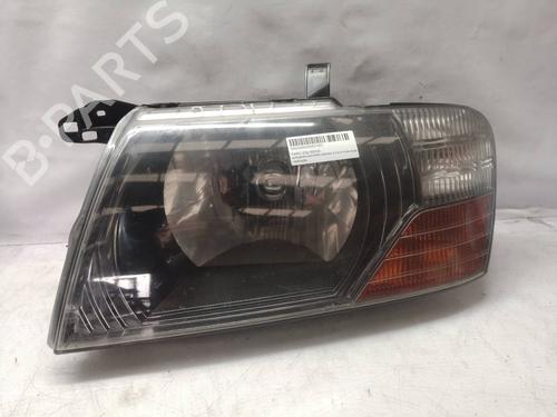 Used Left headlight MITSUBISHI PAJERO III (V7_W, V6_W) [1999-2007]  7927401