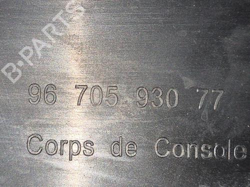 Middle console PEUGEOT 5008 (0U_, 0E_) 1.6 BlueHDi 120 | BP26569662I22 