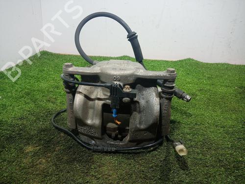 Used Right front brake caliper MERCEDES-BENZ CLA Coupe (C117) CLA 180 (117.342) (122 hp) 23856150