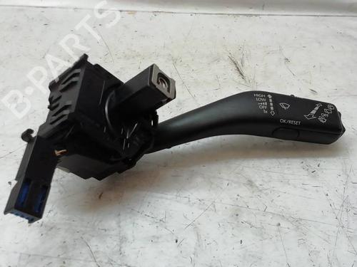 Used Steering column stalk VW TOURAN (1T1, 1T2) 1.6 (102 hp) 8068464