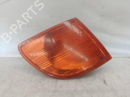 Used Right front indicator MERCEDES-BENZ VITO Van (W638) [1997-2003]  8188099