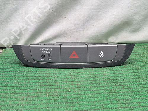 Used Warning switch HYUNDAI ix35 (LM, EL, ELH) 1.6 (135 hp) 29446285
