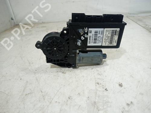 Portierruitmotor rechtsvoor AUDI A8 D2 (4D2, 4D8) [1994-2005]  10985542