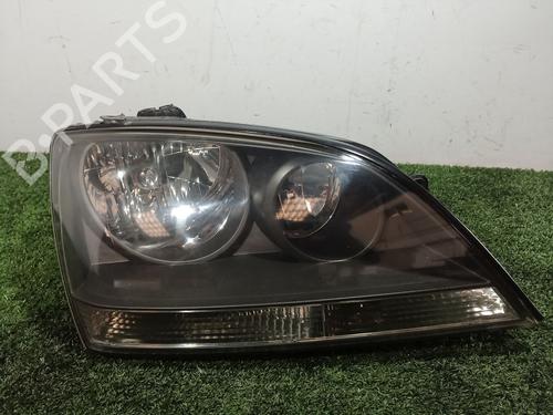 Used Right headlight KIA SORENTO I (JC) 2.5 CRDi 4WD (140 hp) 21725139