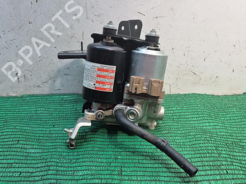 Used Brake master cylinder TOYOTA YARIS (_P13_) 1.5 Hybrid (NHP130_, NHP130) (101 hp) 29764014