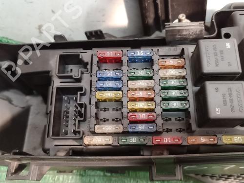 Fuse box VOLVO V70 II (285) 2.4 T | BP28418465E1