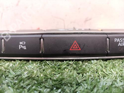 Warning switch VW TOUAREG (7P5, 7P6) 3.0 V6 TDI | BP15984620I22 