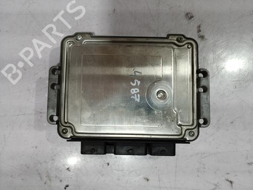 Used Engine control unit (ECU) RENAULT SCÉNIC II (JM0/1_) [2003-2010]  9450130