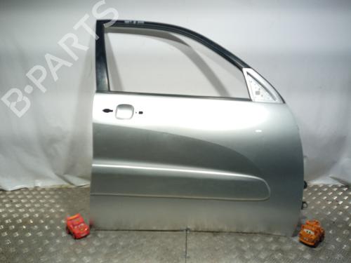 Used Right front door TOYOTA RAV 4 II (_A2_) 2.0 4WD (ACA21, ACA20) (150 hp) 11282527