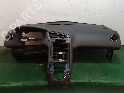 Used Dashboard PEUGEOT 5008 (0U_, 0E_) 1.6 HDi (112 hp) 28168111