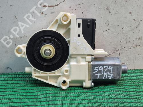 Moteur de lève-vitre arrière gauche RENAULT LAGUNA III (BT0/1) 2.0 dCi GT (BT11, BT1E, BT1N) (178 hp) 29886043