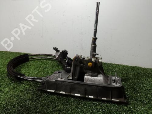 Used Gear lever VW TOURAN (1T1, 1T2) 2.0 TDI 16V (140 hp) 19582264