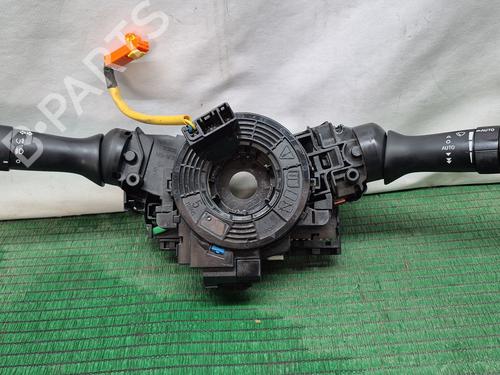 Commutateur TOYOTA YARIS (_P13_) 1.5 Hybrid (NHP130_, NHP130) (101 hp) 28424267