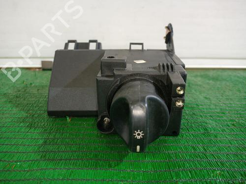 Used Headlight switch MERCEDES-BENZ E-CLASS (W210) E 320 CDI (210.026) (197 hp) 31360614