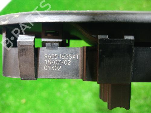 Right front window switch PEUGEOT 307 Break (3E) 2.0 HDI 90 | BP12990687I26 
