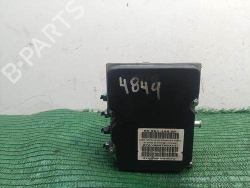 Used ABS pump FORD FOCUS II (DA_, HCP, DP) 2.0 TDCi (136 hp) 19275762